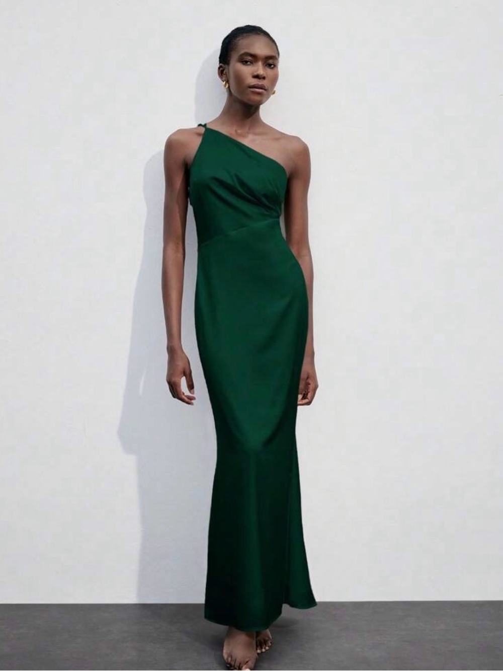 Emerald One-Shoulder Evening Gown